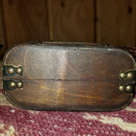 "Via Vee World Classic" Wooden Hinged Box Purse Patina Home Deco - Picture 4 of 8